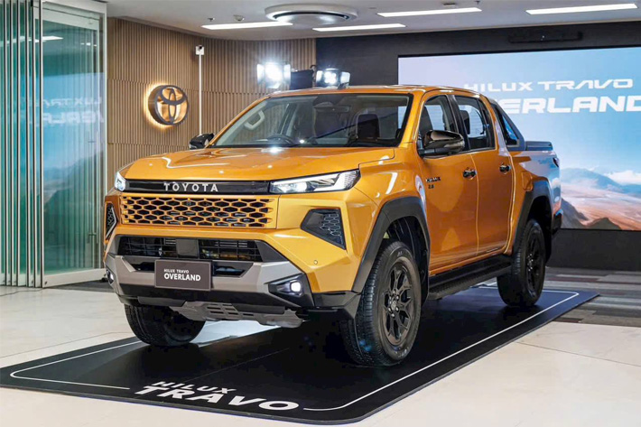 Toyota Hilux 2026 màu trắng